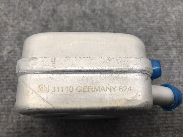 新品!ビートル/ゴルフ 1999-2009 社外 エンジンオイルクーラー 31110 028117021L フォルクスワーゲン(126272)