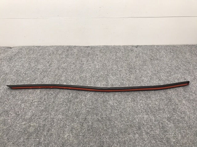新品!7シリーズ E65/2000-2007 純正 左リア ドア ロアシール 51228223763 BMW(126280)