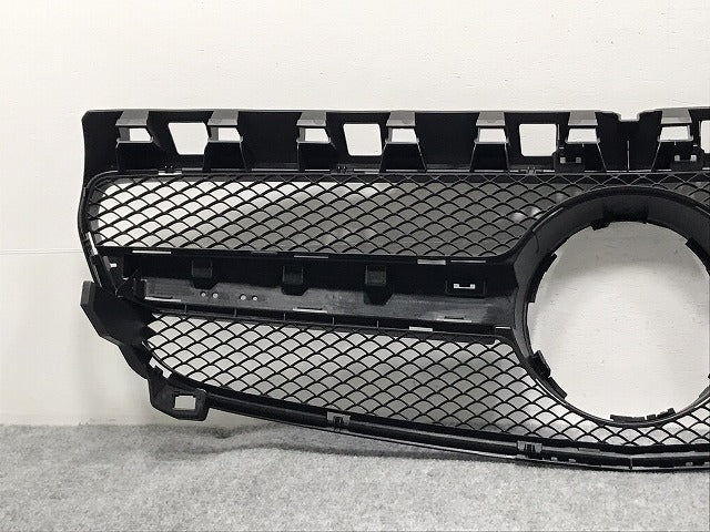 新品!Aクラス W176/AMG 純正 フロント グリル/ラジエーターグリル A 176 888 08 60 1768880860 素地 メルセデスベンツ(126317)