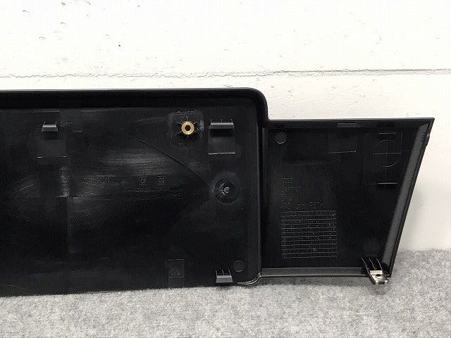 新品!A6 2005-2008 純正 フロント ライセンスベース/ナンバープレートベース 4F0 807 285 4F0807285CF1QP アウディ(126344)