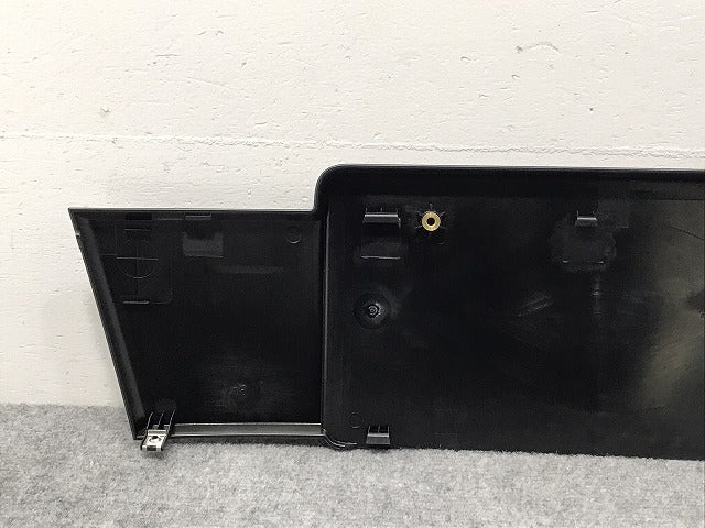 新品!A6 2005-2008 純正 フロント ライセンスベース/ナンバープレートベース 4F0 807 285 4F0807285CF1QP アウディ(126345)