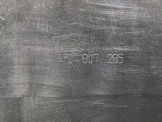 新品!A6 2005-2008 純正 フロント ライセンスベース/ナンバープレートベース 4F0 807 285 4F0807285CF1QP アウディ(126346)