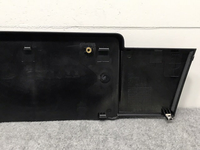 新品!A6 2005-2008 純正 フロント ライセンスベース/ナンバープレートベース 4F0 807 285 4F0807285CF1QP アウディ(126347)