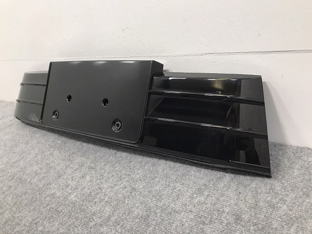 新品!Q3 8U系/2015-2018 純正 フロント ライセンスベース/ナンバープレートベース 8U0.807.285 H 8U0807285MT94 アウディ(126394)