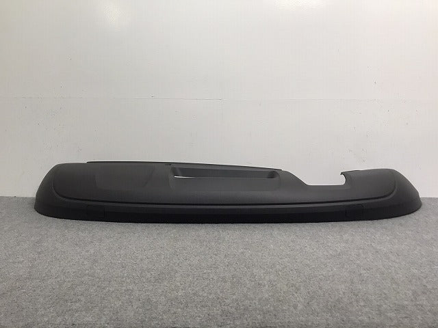 新品!Q3 8U系/2015-2018 リア バンパー ディフューザー/スポイラー 8U0.807.521 AG/AH 8U0807521AG4U8 素地 アウディ(126397)