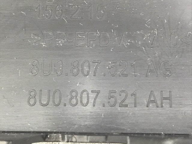 新品!Q3 8U系/2015-2018 リア バンパー ディフューザー/スポイラー 8U0.807.521 AG/AH 8U0807521AG4U8 素地 アウディ(126397)
