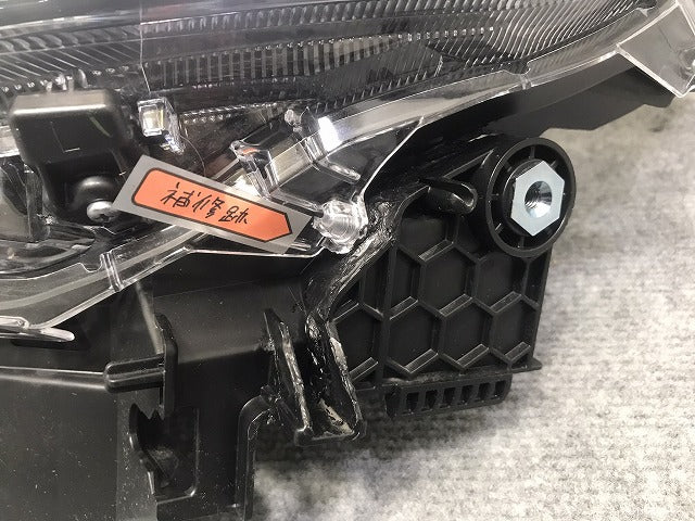 ノア 90/ZWR90W/ZWR95W/MZRA90W/MZRA95W 純正 左ヘッドライト/ランプ LEDレベライザー 刻印N2 ICHIKOH V1-1 81150-V1020 トヨタ(126438)