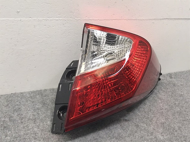 C-HR NGX50/ZYX10 純正 右 テールランプ/ライト/レンズ ハロゲン KOITO