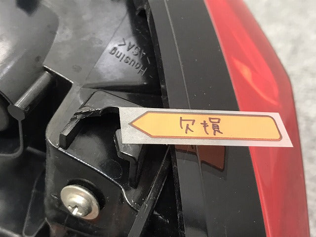 C-HR NGX50/ZYX10 純正 右 テールランプ/ライト/レンズ ハロゲン KOITO 10-102 トヨタ(126440)