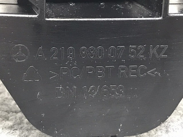 新品!CLSクラス W219/2005-2010 純正 左 リア ﾊﾞﾝﾊﾟｰﾌﾞﾗｹｯﾄ A 219 880 07 52 2198800752 メルセデスベンツ(126455)