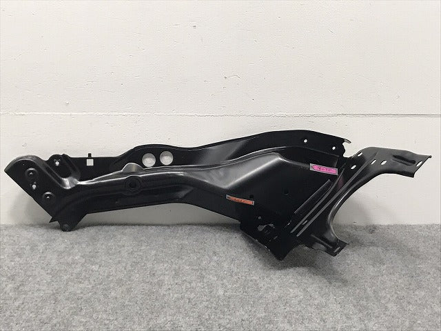 新品!CLSクラス W219/2005-2010 純正 右 フロント ｱｯﾊﾟｰｻﾎﾟｰﾄ 2196200428 2196200428 メルセデスベンツ(126457)