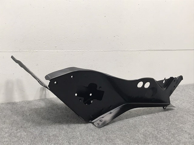 新品!CLSクラス W219/2005-2010 純正 右 フロント ｱｯﾊﾟｰｻﾎﾟｰﾄ 2196200428 2196200428 メルセデスベンツ(126458)