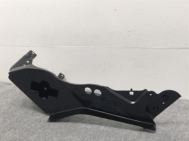 新品!CLSクラス W219/2005-2010 純正 右 フロント ｱｯﾊﾟｰｻﾎﾟｰﾄ 2196200428 2196200428 メルセデスベンツ(126458)