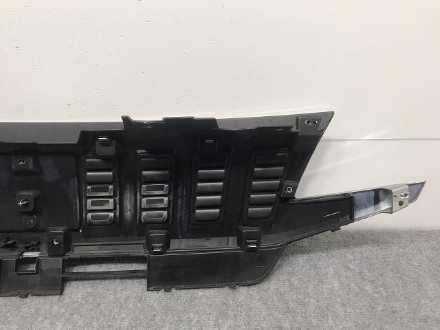 eKスペースカスタム B11A 純正 前期 フロント グリル/ラジエーターグリル カメラ穴付 6400F828 メッキ 三菱(126470)