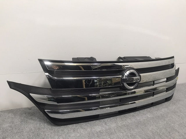 デイズ/ルークス/ハイウェイスター B21A 純正 前期 フロント グリル/ラジエーターグリル カメラ穴付 6400F829 メッキ 日産(126471)