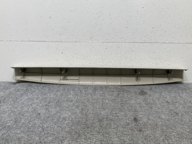新品!ティーダ C11/JC11/NC11 純正 リア フィニッシャー/バックドアアッパー 90900 ED000 90900-ED000 ベージュ 日産(126478)