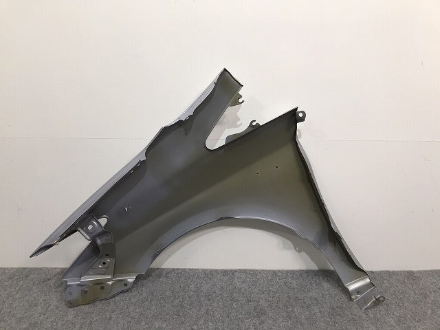 プリウス ZVW30/ZVW35 純正 右フロントフェンダー アイスバーグシルバーマイカメタリック 8V0 トヨタ(126534)