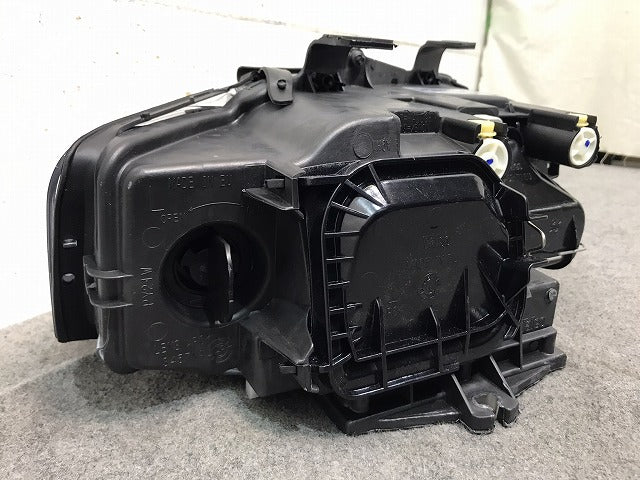 新品!A4(B7) 8E/2001-2005 純正 左 ヘッドライト/ランプ ハロゲン VALEO 8E0 941 029 D 8E0941029D アウディ(126552)