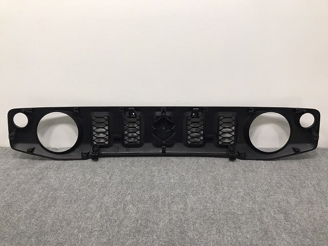 新車取り外し!ジムニー/ジムニーシエラ JB64W/JB74W 純正 フロント グリル/ラジエーターグリル 72111-78R0 素地 スズキ(126623)