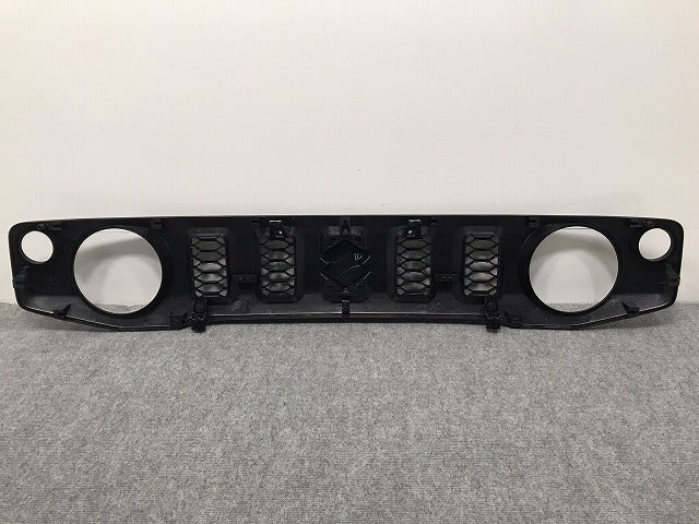 新車取り外し!ジムニー/ジムニーシエラ JB64W/JB74W 純正 フロント グリル/ラジエーターグリル 72111-78R0 素地 スズキ(126624)