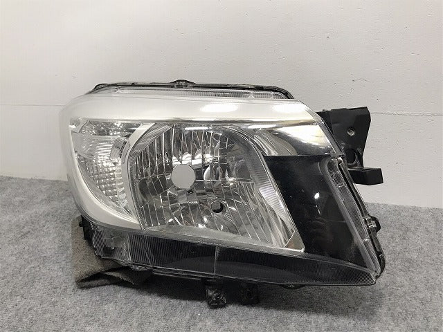 ソリオ MA26S/MA36S/MA46S 純正 右 ヘッドライト/ランプ ハロゲン レベライザー KOITO 100-59330 スズキ(126647)