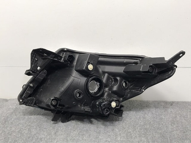 ソリオ MA26S/MA36S/MA46S 純正 右 ヘッドライト/ランプ ハロゲン レベライザー KOITO 100-59330 スズキ(126647)
