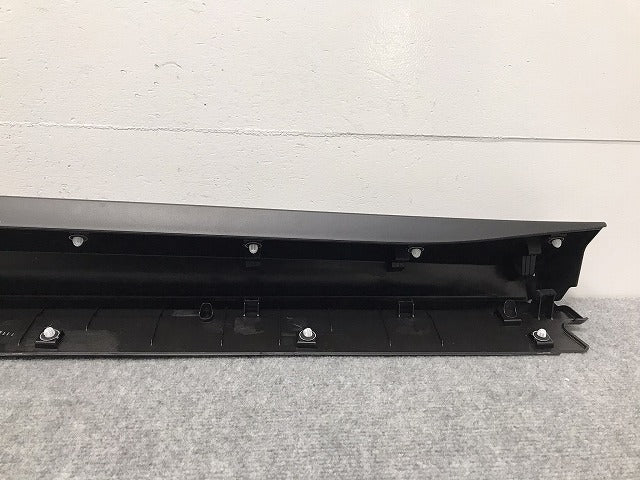新車取り外し!クラウン/クロスオーバー TZSH35/AZSH35 純正 左フロントドア サイドパネル 75074-30020 素地 トヨタ(126745)