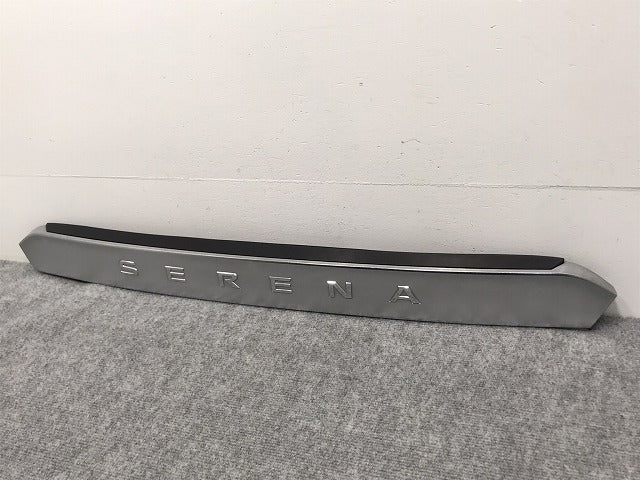 セレナ/ハイウェイスター C27/GC27/GFC27/GNC27/GFNC27/HFC27/HC27 純正 リア ガーニッシュ 90810 5T※5A メッキ 日産(126750)