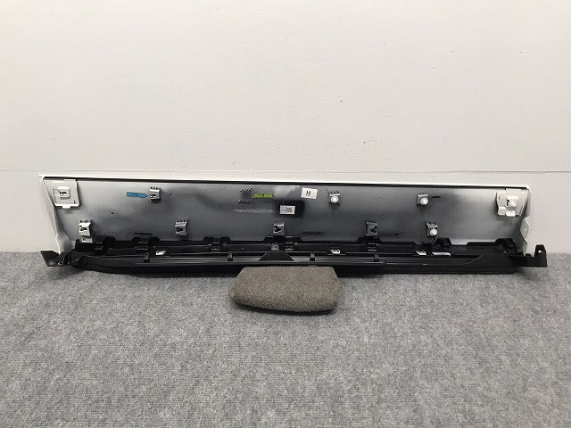 ヴォクシー/ノア/S/Z 90系/ZWR90W/ZWR95W/MZRA90W/MZRA95W 純正 左スライドドア サイドパネル 76906-V1030 ホワイトパール 070 トヨタ(126768)