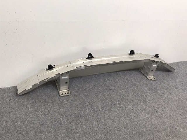新品!5シリーズ E60/E61/2005-2010 純正 フロント ホースメント 51117178080 BMW(126823)