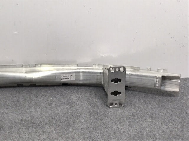 新品!5シリーズ E60/E61/2005-2010 純正 フロント ホースメント 51117178080 BMW(126823)
