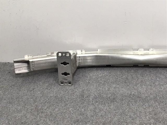 新品!5シリーズ E60/E61/2005-2010 純正 フロント ホースメント 51117178080 BMW(126826)