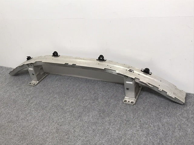 新品!5シリーズ E60/E61/2005-2010 純正 フロント ホースメント 51117178080 BMW(126827)