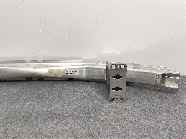 新品!5シリーズ E60/E61/2005-2010 純正 フロント ホースメント 51117178080 BMW(126828)