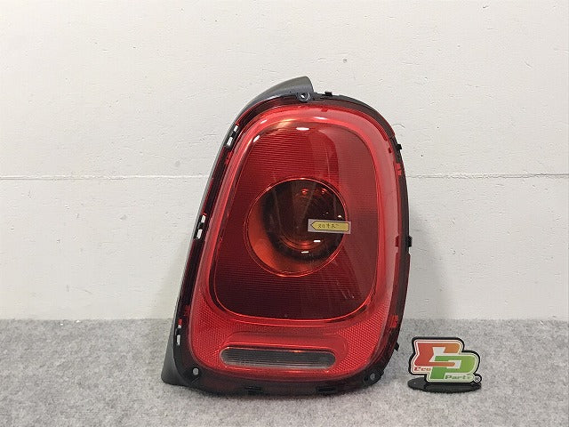 新品!MINI/ミニ F55/F56/F57 純正 前期 右 テールランプ/ライト/レンズ ハロゲン 7297434-11 (126884)