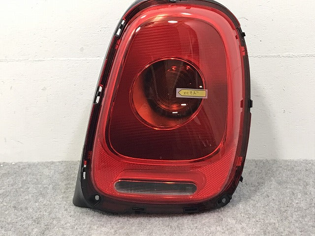 新品!MINI/ミニ F55/F56/F57 純正 前期 右 テールランプ/ライト/レンズ ハロゲン 7297434-11 (126884)