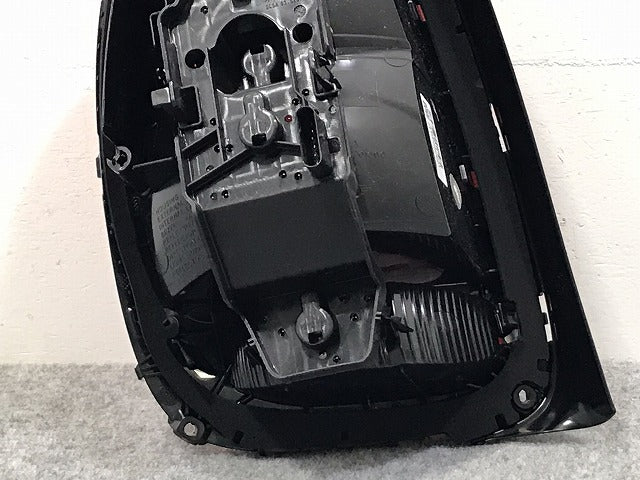 新品!MINI/ミニ F55/F56/F57 純正 前期 右 テールランプ/ライト/レンズ ハロゲン 7297434-11 (126884)