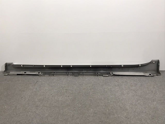プリウス ZVW30 純正 右 サイドステップ/サイドスカート 75850-47010 シルバーメタリック 1F7 トヨタ(126944)