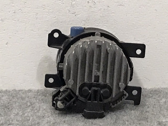 スカイライン V37/YV37/HV37/HNV37/ZV37 純正 右 フォグランプ/フォグライト LED HELLA 26150 4GA0B/A047358 26150-4GA0B(126945)