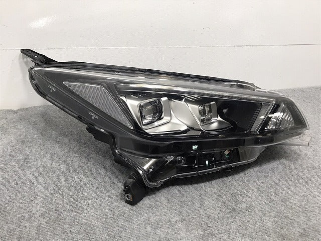 リーフ/LEAF ZE1 純正 右 ヘッドライト/ランプ LED レベライザー 刻印P ICHIKOH 1954/26010 5SK5A 日産(126965)