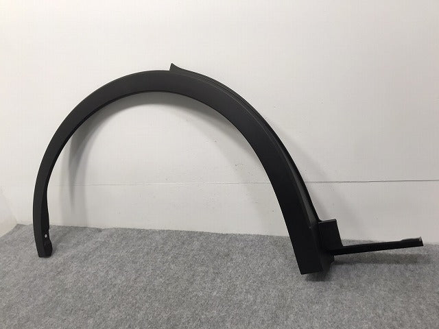 新車取り外し!クラウン/クロスオーバー TZSH35/AZSH35 純正 右リア フェンダーアーチモール/オーバーフェンダー 75605-30210 素地 トヨタ(127002)