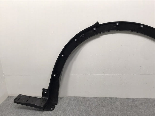 新車取り外し!クラウン/クロスオーバー TZSH35/AZSH35 純正 右リア フェンダーアーチモール/オーバーフェンダー 75605-30210 素地 トヨタ(127002)