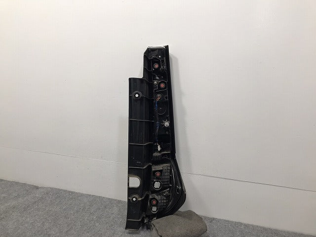 タンク/トール/ジャスティ/カスタム M900A/S/F/M910A/S/F 純正 前期 左 テールランプ/ライト/レンズ LED 刻印H KOITO 220-69045 (127142)