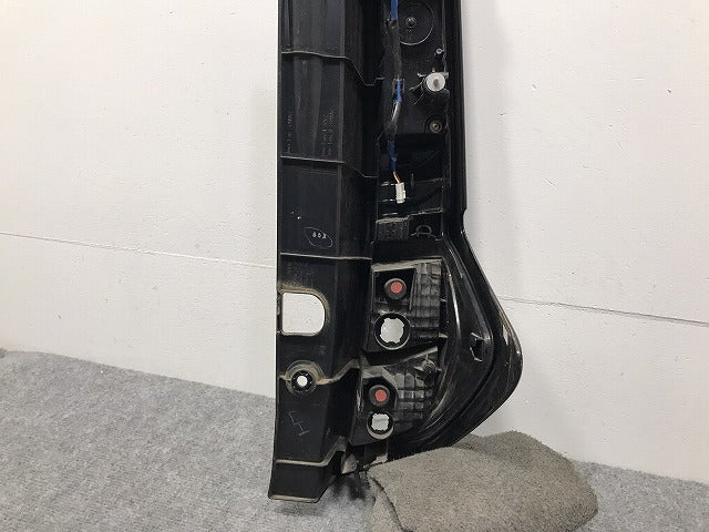 タンク/トール/ジャスティ/カスタム M900A/S/F/M910A/S/F 純正 前期 左 テールランプ/ライト/レンズ LED 刻印H KOITO 220-69045 (127142)