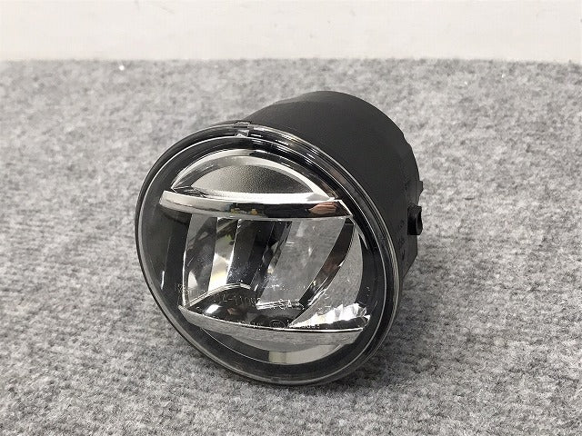 ダイハツ/トヨタ/ホンダ/スバル/スズキ 汎用 LA150S LA800S/M900A/ZN6/JF1/ZC6/MK53S MR52S 純正 右 フォグランプ LED 114-11092 (127179)