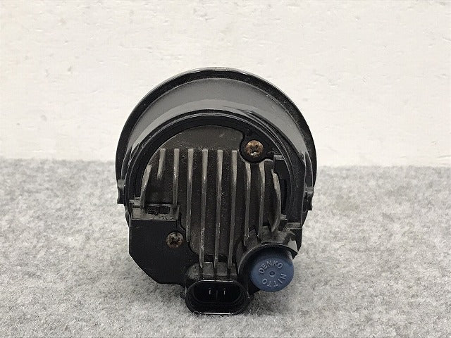 ダイハツ/トヨタ/ホンダ/スバル/スズキ 汎用 LA150S LA800S/M900A/ZN6/JF1/ZC6/MK53S MR52S 純正 右 フォグランプ LED 114-11092 (127179)