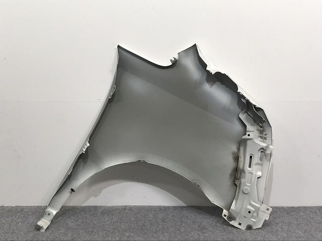 ノア NOAH/70系/ZRR70G/ZRR75G/ZRR70W/ZRR75W 純正 左フロントフェンダー ホワイトパールクリスタルシャイン 070 トヨタ(127215)