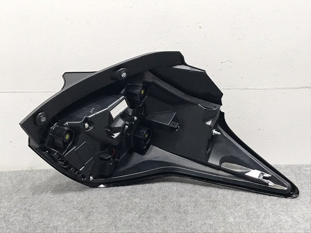 ヤリス KSP210 MXPA10/MXPA15 MXPH10/MXPH15 純正 左 テールランプ/ライト/レンズ LED 刻印2L KOITO K0-9 81561-K0010 トヨタ(127304)