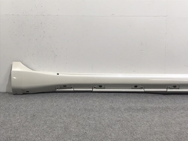 新車外し!ランドクルーザー/ランクル/プラド 150/TRJ150W/GDJ150W/151W/GRJ150W/151W 純正 右サイドステップ/サイドスカート 75805-60050(127305)