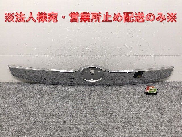 ノア NOAH/80系/ZRR80G/85G/80W/85W/ZWR80G 純正 前期 リアガーニッシュ/フィニッシャー 76811-28280/76801-28480 メッキ トヨタ(127312)
